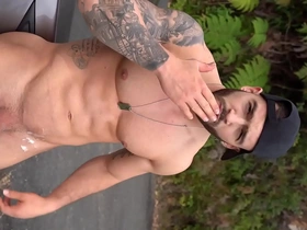 Theolivercolt he masturbates outdoors! (all video on )