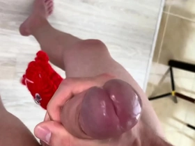 Teen boy have a gift for his daddy (23cm) / big dick / monster cock / wanking
