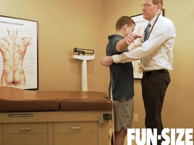 Funsizeboys - hung older doctor breeds nervous young bottom bareback