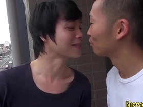 Sixtynining asian twink